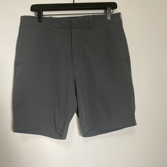 J. Crew 9" Inseam Men’s Size 31 Lightweight Performance Tech Shorts Gray Preppy - Picture 1 of 4